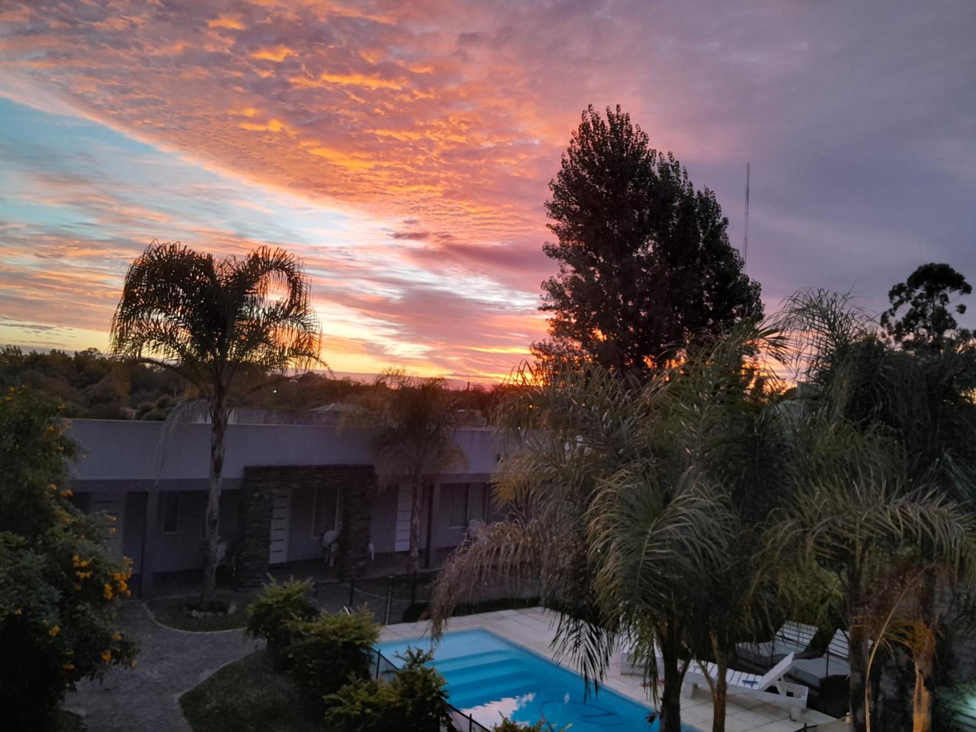 El Viejo Pastor Aparthotel Pueblo Liebig ภายนอก รูปภาพ